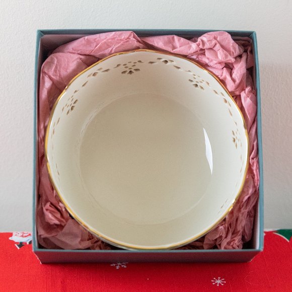 Lenox Holiday Bowl - Picture 4 of 9